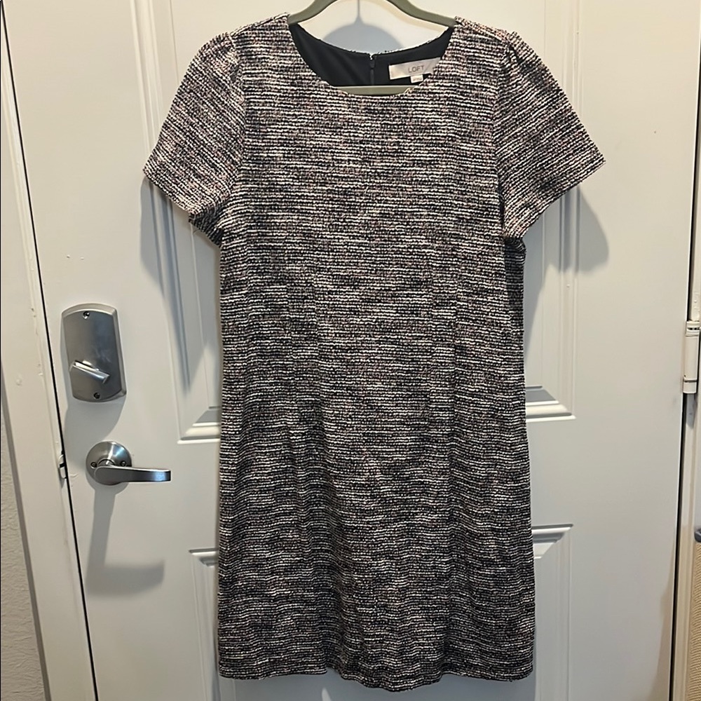 Loft Ann Taylor Black and White Sheath Dress Short Sleeve Crew Neck